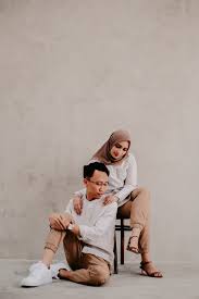 Foto pre wedding indoor simpel dan romantis prewedding hijab indoor anda bisa melakuan foto prewedding hijab indoor dengan konsep yang simple dan keren seperti diatas. Prewedding Indoor By Fibri Id Bridestory Com