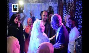 وأضاف المتهم أنه نظرًا لعلمه بوجود كلبي حراسة قرر التخلص منهما لعدم مهاجمته وفضح أمره، فأعد لهما طعاماً مسموماً. ÙÙŠØ¯ÙŠÙˆ Ø£Ø¨Ùˆ Ø§Ù„Ø¹Ø±ÙˆØ³Ø© Ø³ÙŠØ¯ Ø±Ø¬Ø¨ ÙŠØ¬Ø³Ø¯ Ø§Ù„Ø¹Ù„Ø§Ù‚Ø© Ø§Ù„Ù…Ø«Ø§Ù„ÙŠØ© Ø¨ÙŠÙ† Ø§Ù„ÙÙ†Ø§Ù† ÙˆØ¬Ù…Ù‡ÙˆØ±Ù‡ Ù…Ø¨ØªØ¯Ø§