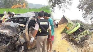 Entdecke rezepte, einrichtungsideen, stilinterpretationen und andere ideen zum ausprobieren. Polres Purwakarta Tetapkan Tersangka Baru Dalam Kasus Kecelakaan Maut Di Tol Cipularang Tribunjabar Id