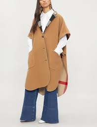 Shop the latest luxury fashions from top designers. Base Affascinante Volonta Reversible Burberry Cape Software Pillola Orso