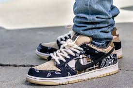 Cactus jack records is a record label founded by american rapper and singer travis scott. Nike Sb Dunk Low Travis Scott Cactus Jack On Feet Review