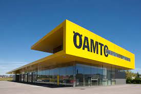 Ein #öamtc #test zeigt nun, dass die montierte #kopfstütze die #sicherheit für das kind bei einem heckaufprall. Oamtc Service Centers Upper Austria Pauat Architects Archdaily