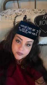 Jocelyn Rutherford's Instagram, Twitter & Facebook