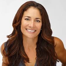 Leslie Griggs's Instagram, Twitter & Facebook