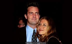 Matthew perry announces engagement to molly hurwitz. Jennifer Aniston Welcomes Matthew Perry To Instagram With Rofl F R I E N D S Joke
