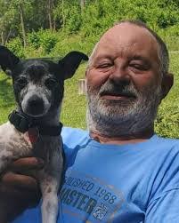 Chris Gresham's Instagram, Twitter & Facebook