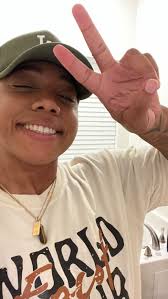 Some BTS with @jmackonthetrack at the amazing @wonderland_photo_studios  🫶🏽❤️📸