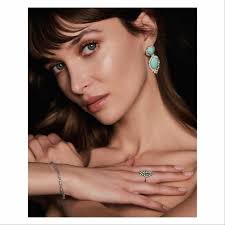 golden goddess @olivia.tweedy at @abtofficial gala ✨