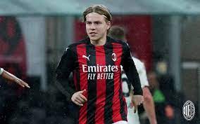 Eintracht frankfurt are once again in direct contact with ac milan over the transfer of jens petter hauge. Milan Obsession Jens Petter Hauge Viking Invasion