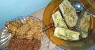 Resep terong penyet khas lamongan ini rasanya sangat enak dan menggugah selera. 18 Resep Sambal Terasi Terong Kukus Enak Dan Sederhana Ala Rumahan Cookpad