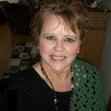 Lori Geske's Instagram, Twitter & Facebook