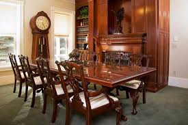 Let the grandfather clock operate a few minutes until the pendulum settles into an even swinging motion. What Room Should A Grandfather Clock Go In 5 Options Revealed Home Decor Bliss