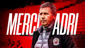 Adrian dante ursea (14 eylül 1967 doğumlu) romen profesyonel futbol yönetici ve eski oyuncu. Yxj84rpfdvr4im