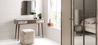 Fotos, technische daten, varianten und . Praga Ottomane Enza Home