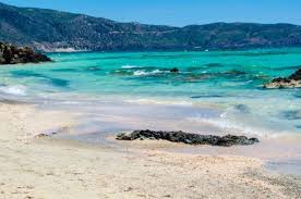 Elafonisi to nie tylko plaża, ale też wyspa znajdująca się przy środkowej części plaży. Elafonissi Strand Alles Was Sie Uber Kretas Rosa Strand Wissen Mussen