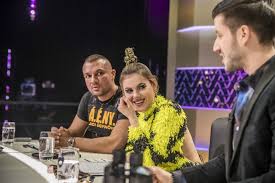 Az élet nem unalmas csobot adél háza táján. Csobot Adel Jazmin Hercegno Volt Istenes Bence Pedig Abu A Majom Az Alarcos Enekesben Ezuttal Is Jo Volt A Hangulat Nlc