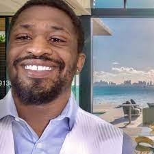 Deshun Brown's Instagram, Twitter & Facebook