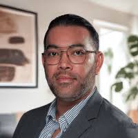 Luis R Leon — Reviews & Property Sales