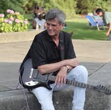I prefer to push things to their max :) oh, you're still reading this? Louie Louie Guitarist Mike Mitchell Dies Aged 77 Bbc News