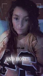 Vanessa Mays's Instagram, Twitter & Facebook