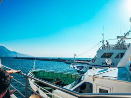 Fischerboot im hafen von paloi auf der vulkaninsel nisyros. Willkommen Auf Der Vulkaninsel Nisyros Wheelie Wanderlust