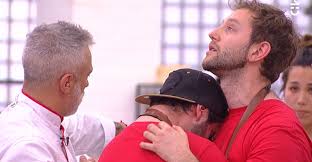 Hoy a las 22:30 horas será el esperado debut de el discípulo del chef, el programa de cocina que pondrá vivirá su segunda temporada en las pantallas de chilevisión y que, en esta edición, tendrá como protagonistas a famosos nacionales e internacionales. El Discipulo Del Chef Chilevision