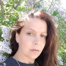 Deborah Branco's Instagram, Twitter & Facebook