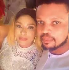 Ti Okunrin DUDU ban DATE Obirin DUDU they seems to complain dat "she's  controlling DEM" But Wen Okunrin DUDU ban Fę Obirin OYINBO wan ma di  DIDIRIN VOLUNTARILY 😃WHY