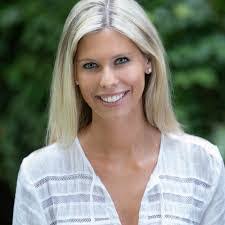 Leanna Morse's Instagram, Twitter & Facebook