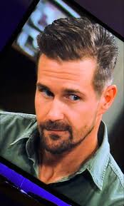 What lab are they growing KHL coaches in? Did this guy ask for the 'Lloyd  Christmas' cut at the barber? 😬