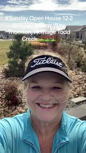 Darcie Cox (@darciedoesloans)