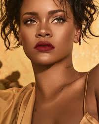 Rihanna Stuns In Fenty Beauty Moroccan Spice Palette Rihanna Fenty Beauty Rihanna Makeup Fenty Beauty