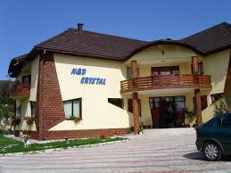 6 casute de vacanta situate pe strada unirii la intrare in ocna sugatag (dn 18) cu regim de inaltime p +m, cu suprafete cuprinse intre 49 mp si 50 mp iar una dintre ele 79 mp. Piscina Interioara Apa Sarata Si Exterioara Apa Dulce Pensiunea Crystal Statiunea Ocna Sugatag