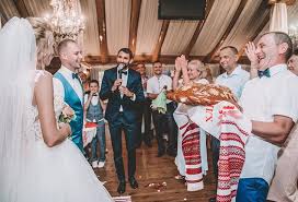 So traumhaft schön kann der #eröffnungstanz bei einer #hochzeit sein! Uralte Russische Hochzeitstradition Brot Salz Tipps Und Empfehlungen