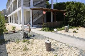 Guvernul a decis să nu acorde nici în 2018 bugetarilor tichete de vacanţă, bani pentru orele suplimentare ori plăţi compensatorii la pensionare, majorând însă brutul. Cazare Costinesti 2021 Cu Tichete De Vacanta Vouchere Card De Vacanta Cazarepensiunicostinesti Ro