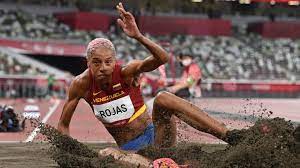 Encabezados por la mejor atleta del año 2020, yulimar rojas, pero con un recorte de prácticamente la mitad de los deportistas respecto a río 2016, venezuela se prepara para presentarse en los juegos olímpicos tokyo 2020. Rvmwaqwhdy Eum