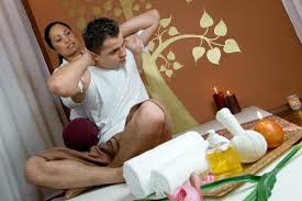 Paid 800 baht for a lady to aggressively rub oil on me for an hour! Koh Tao Royal Massage A Royal Experience