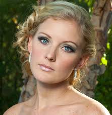 Dark roots grounds the color tone keeping your face from. Makeup For Fair Skin Blonde Hair Blue Eyes Saubhaya Makeup