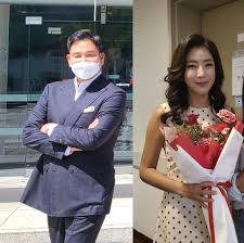 “오늘은 외조 잘하는 남편”... 정용진, 母이명희 회장과 배우자 한지희씨 ...