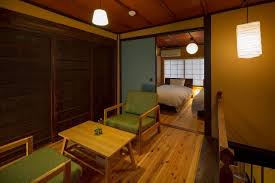 This Charming Machiya Home Can Accommodate Up To 4 Guests From The Tsuboniwa Garden To The Hibukuro Chimney Ea Traditional Japanese House House House Rental