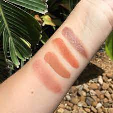 Kjaer weis abundance cream blush under warm running water for 2.5 makeup would tell you kjaer weis abundance cream blush is one of my favorite cream blushes. Kjaer Weis Cream Blush Abundance Desired Glow Review Swatches The Beauty Endeavor