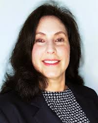 Kelly Helmick's Instagram, Twitter & Facebook