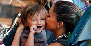 Chi sono i genitori, belen e stefano? Belen Rodriguez Mamma Irresistibile Mai Vista Cosi Tenera Con Il Figlio Santiago Gossip