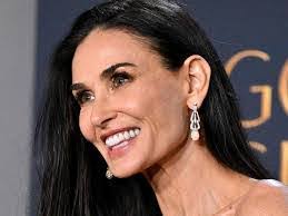 Kym Mckay's Instagram, Twitter & Facebook