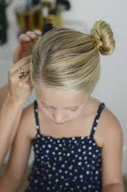 Chic facile et rapide pour les fêtes de fin d … La Coiffure Petite Fille En Quelques Idees Originales A Ne Pas Manquer