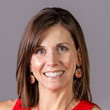 Lisa Lenzi's Instagram, Twitter & Facebook