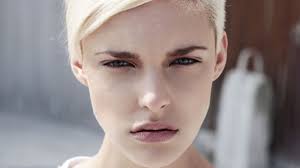 Camille Toboll, modèle belge de minimalisme et de modernité grunge