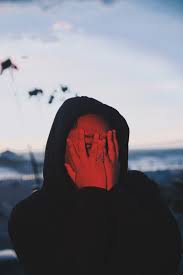 Heterochromia" Sees kxvg Experiencing Double Vision