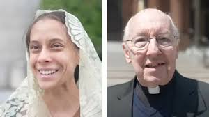 Pope Francis opens Holy Door at St Peter's Basilica to kick off special  jubilee year