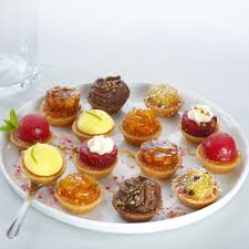Plateau De Petits Fours Tartelettes 28 Pieces Mini Tarte Flunch Traiteur Alimentation